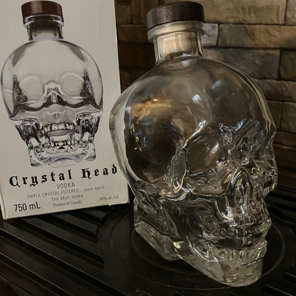 💀DAN AKROYD CRYSTAL HEAD SKULL DECANTER W/ORIGINAL BOX, BOTTLE HAD DA ON BOTTOM